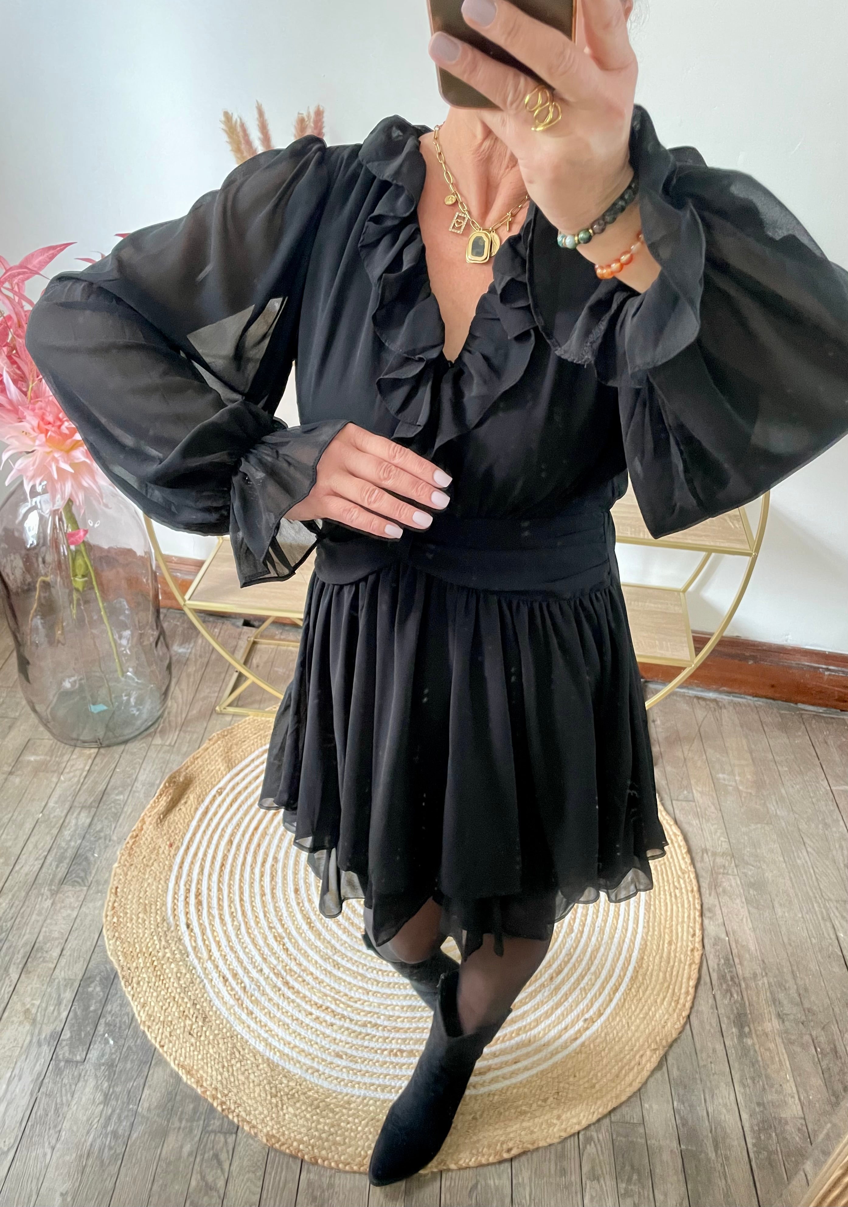 Robe noire froufrou frou