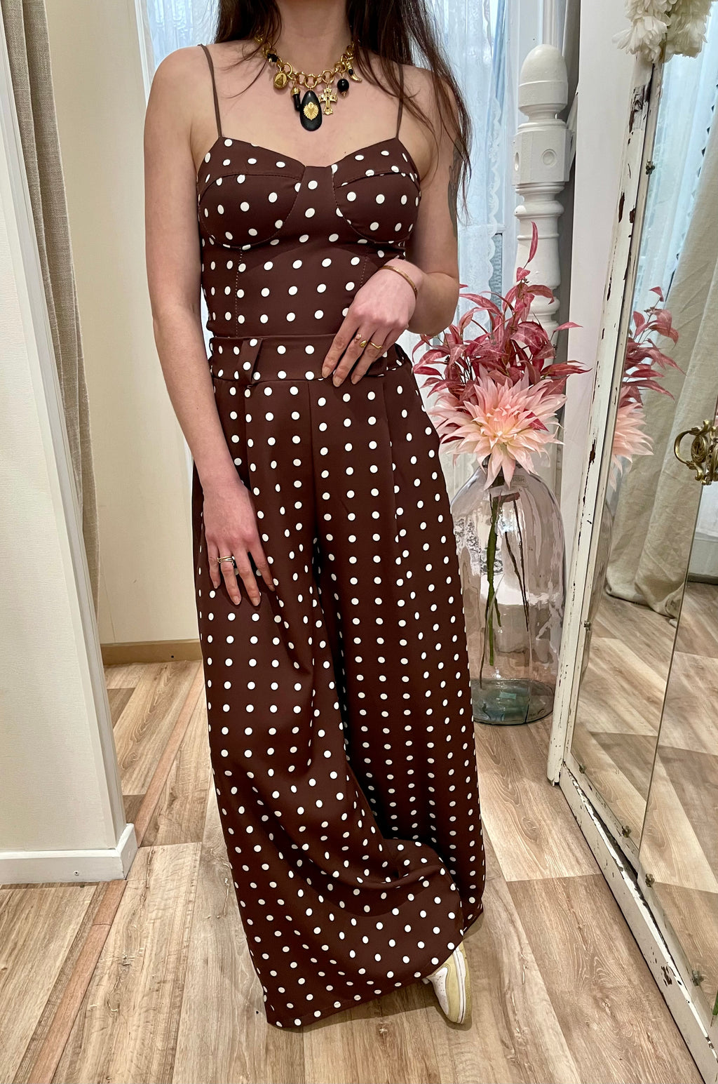 Ensemble à pois marron