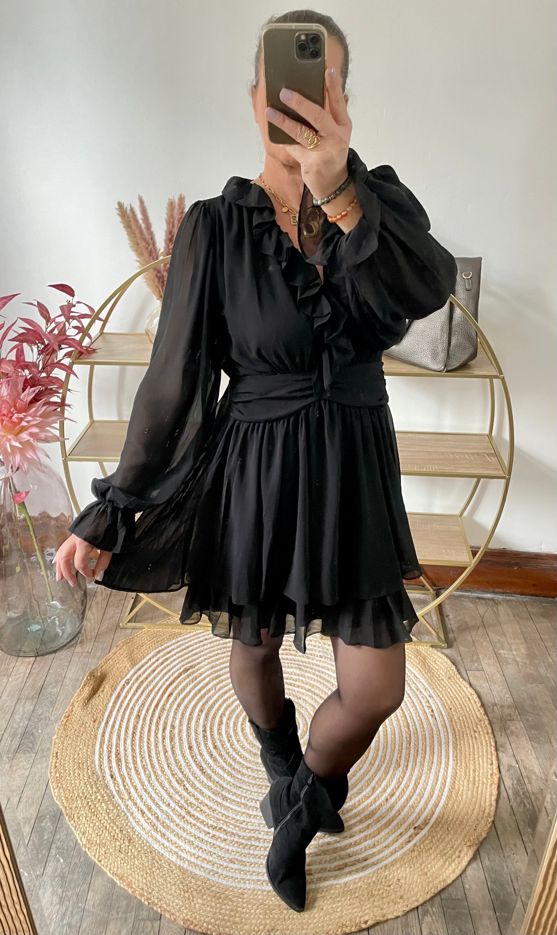 Robe noire froufrou frou