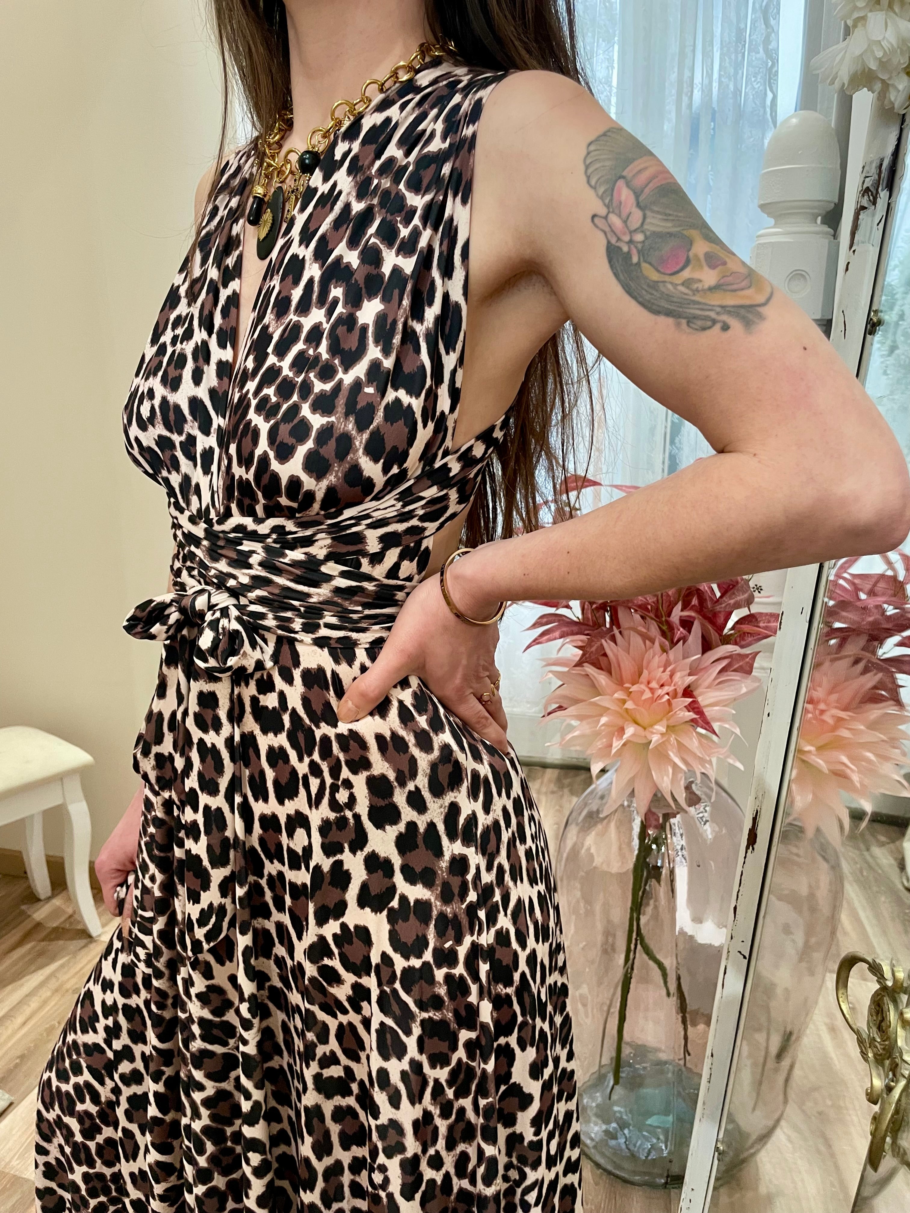 Robe dos nu léopard