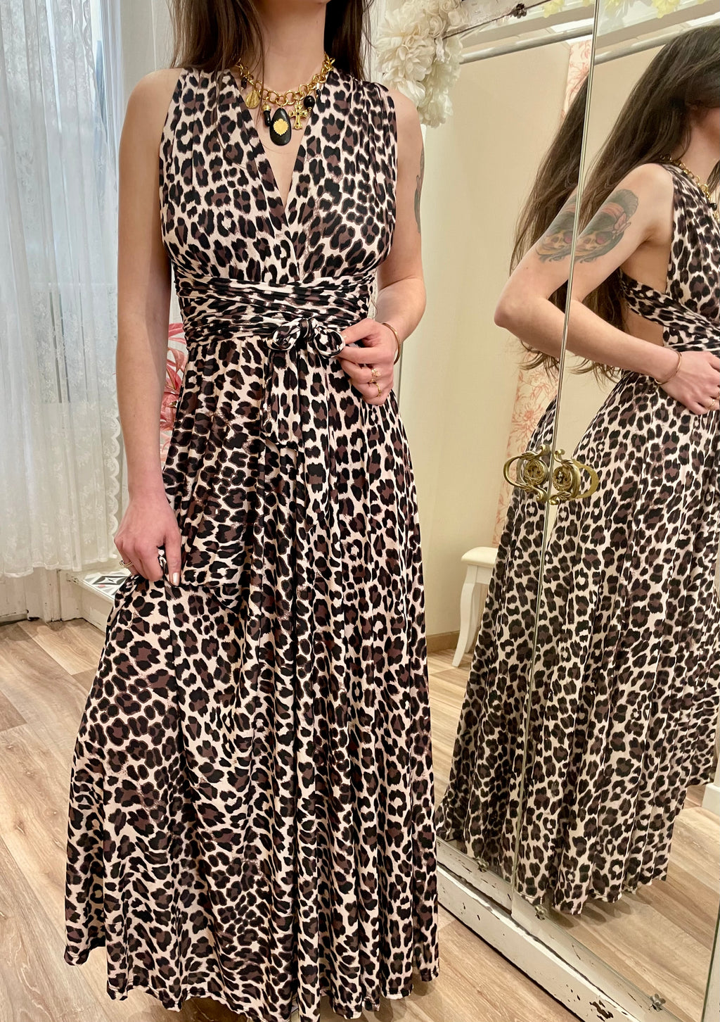 Robe dos nu léopard