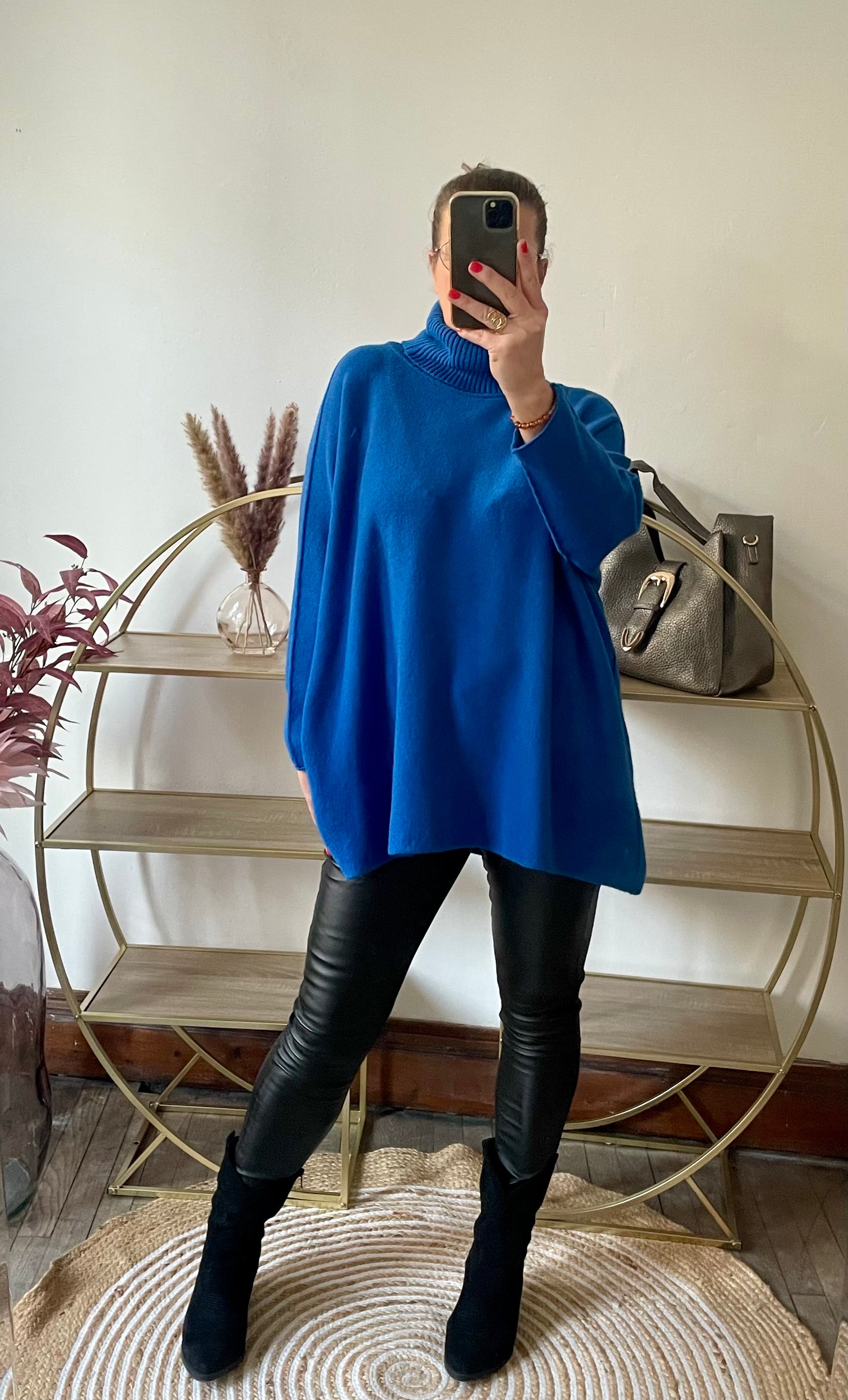 Pull long col roulé oversize bleu roi