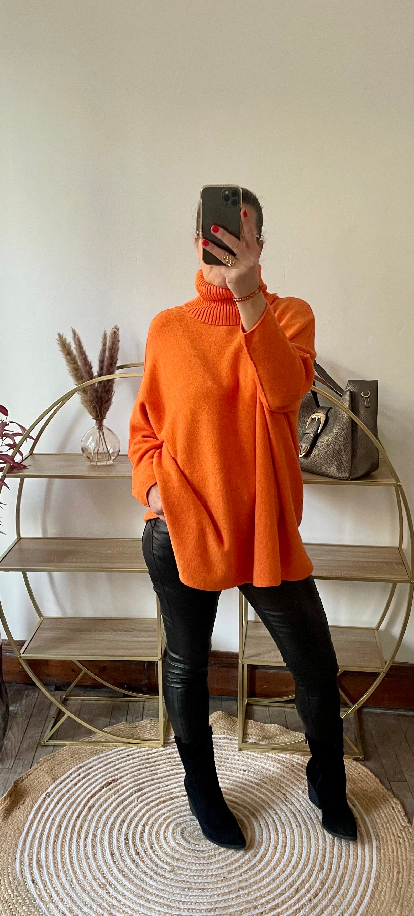 Pull long col roulé oversize orange