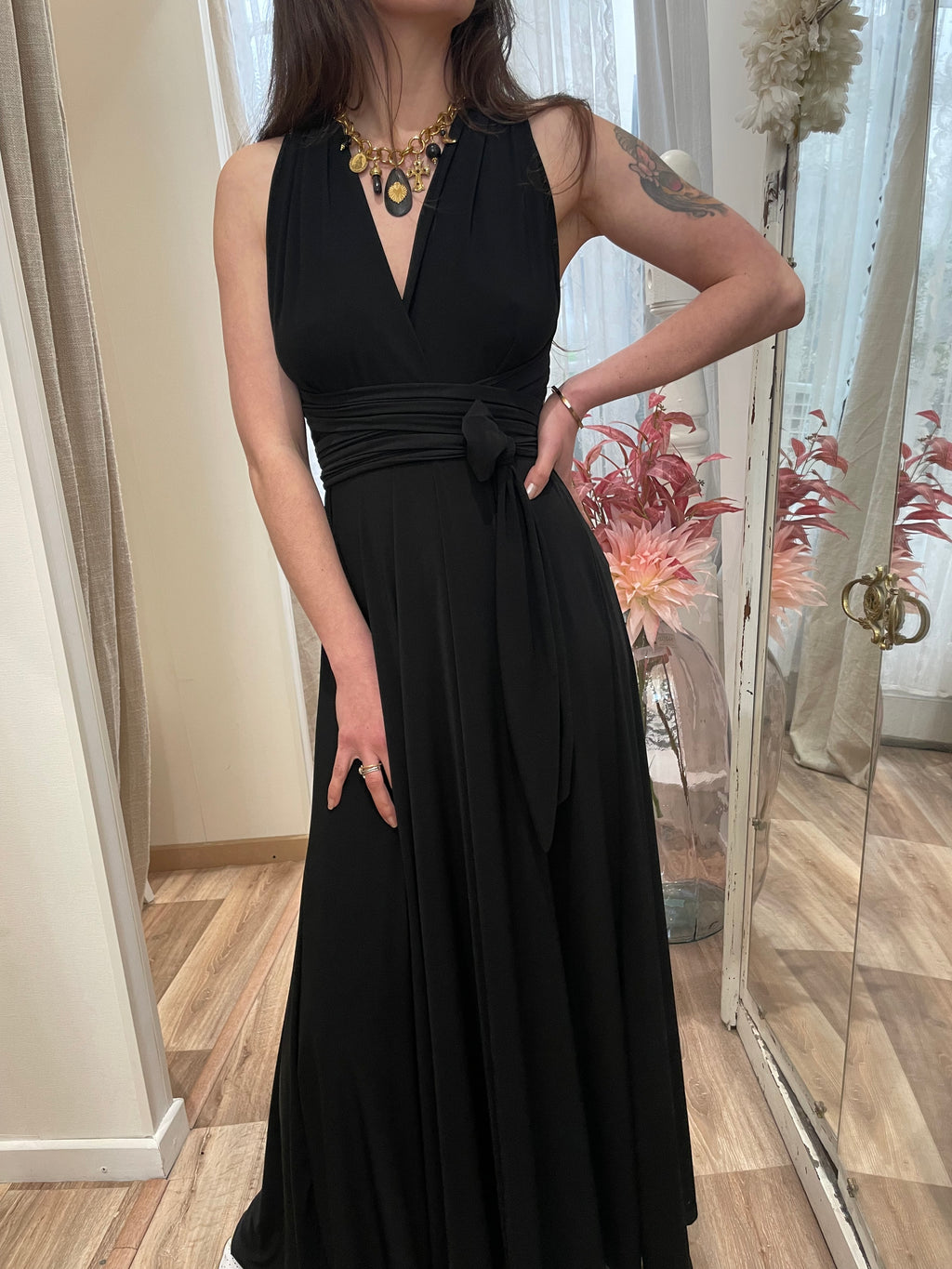 Robe dos nu noire